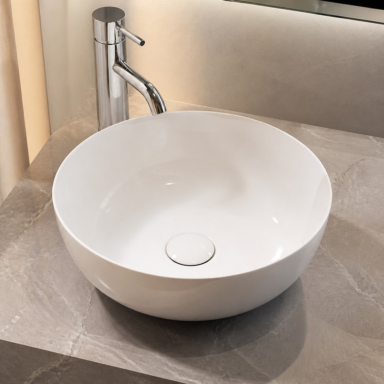 No-overflow ceramic basin with a smooth uninterrupted inner wall